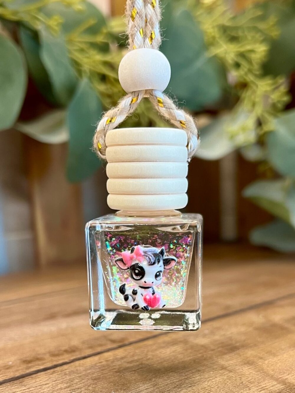 Cute Cow Car Oil Diffuser, Cow with Pink Bow Air Freshener, Car Fragrance Oil